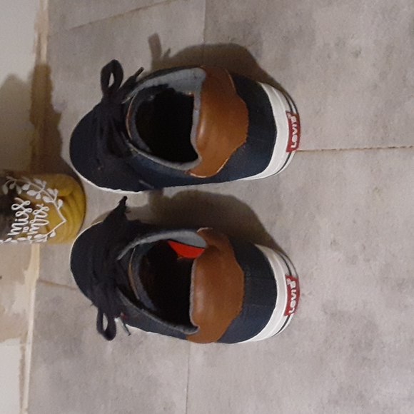 Levi's  sohes size  10.5 - Picture 4 of 5